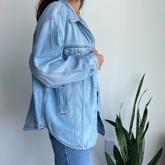 NWT Levi's denim oversized trucker jean jacket - Picture 4 of 9